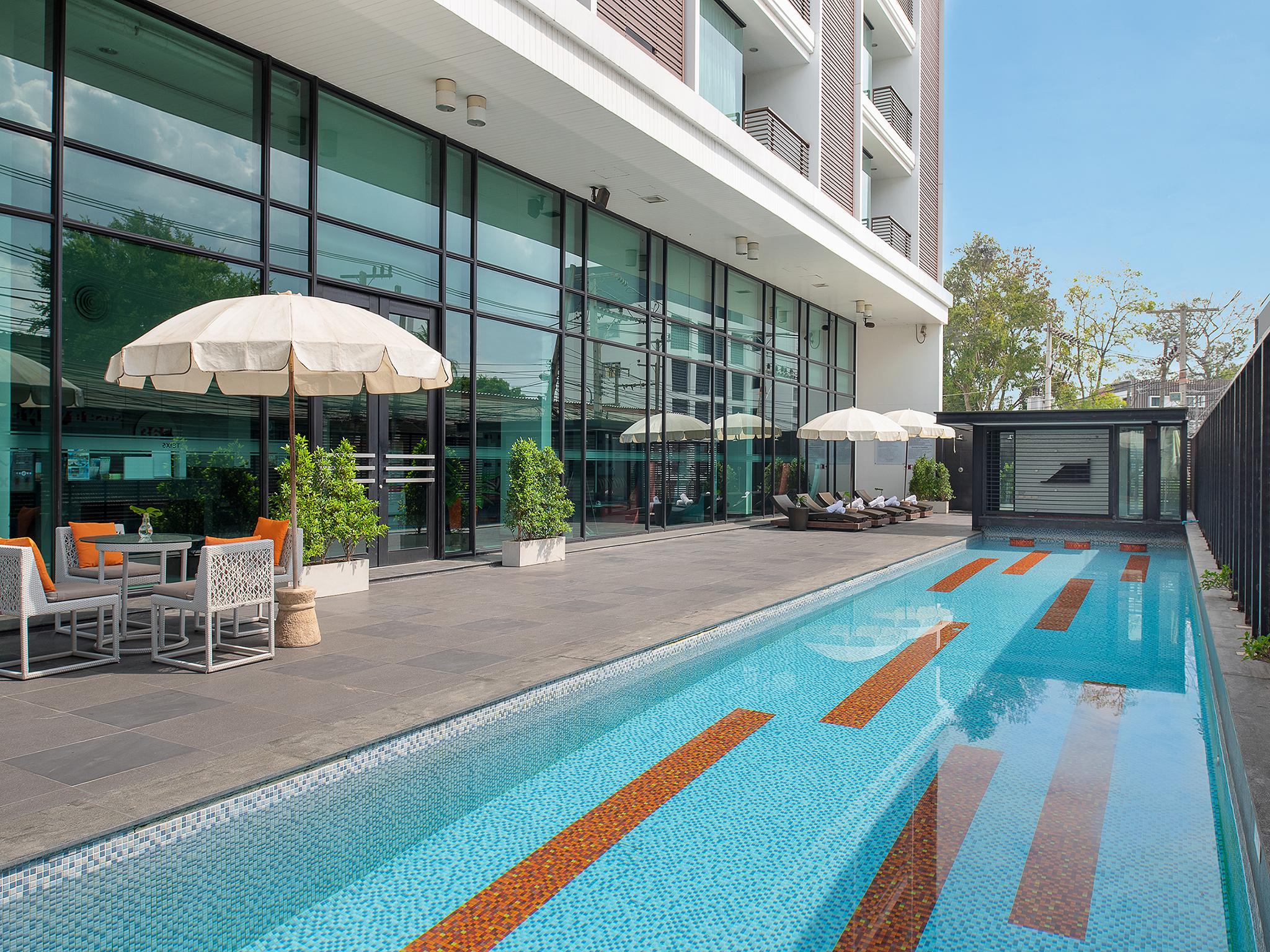 Tsix5 Hotel Pattaja Kültér fotó