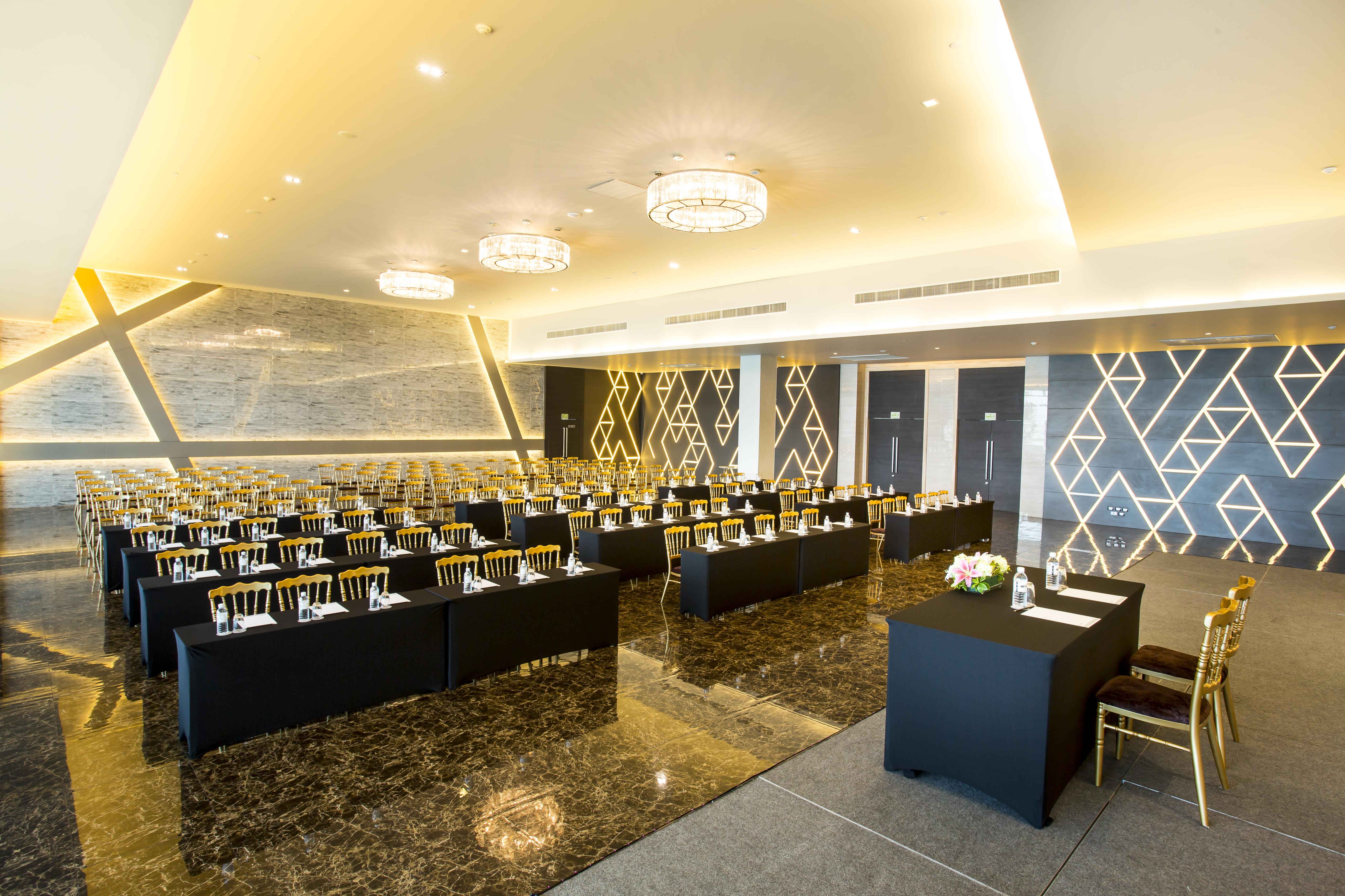 Tsix5 Hotel Pattaja Kültér fotó