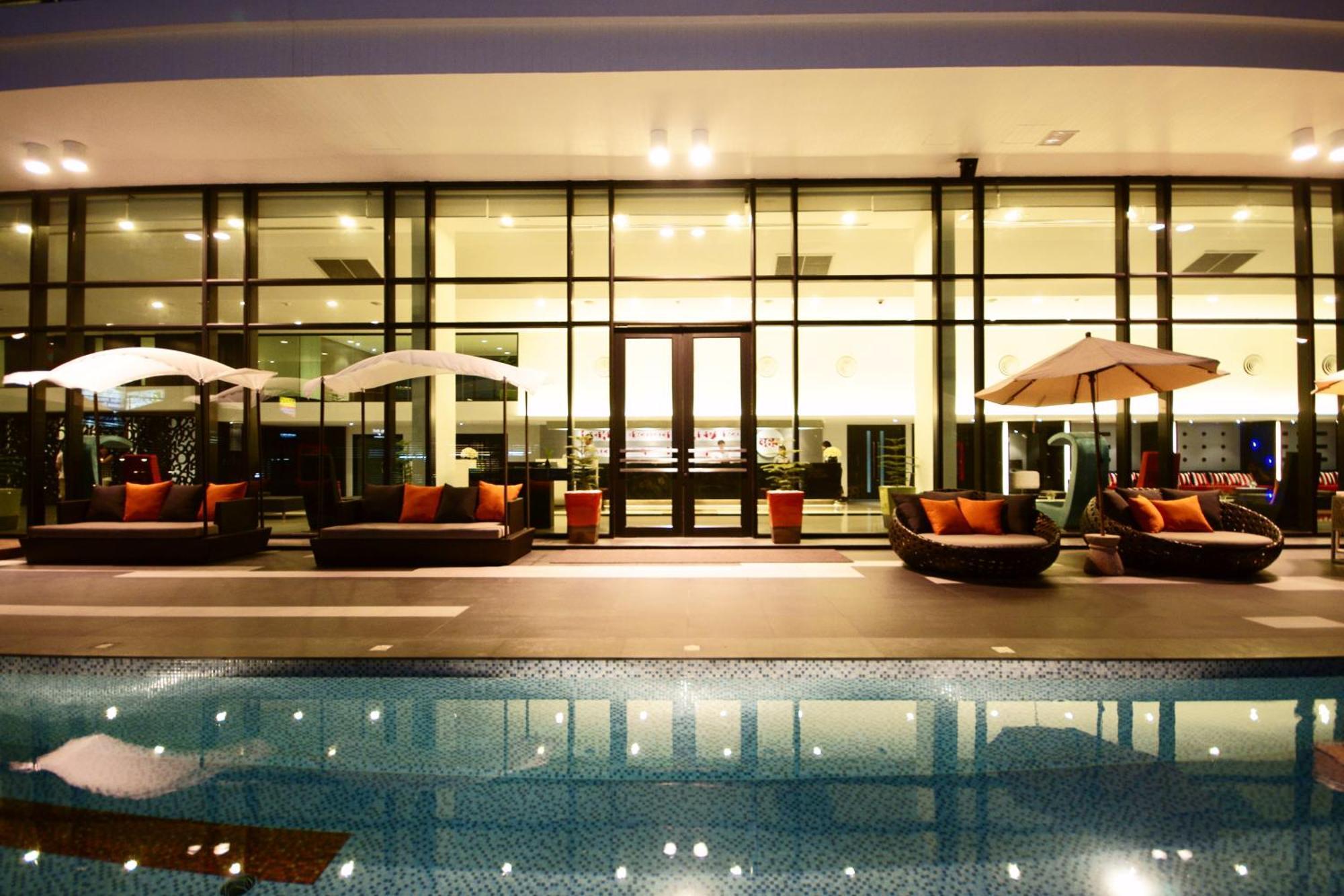 Tsix5 Hotel Pattaja Kültér fotó