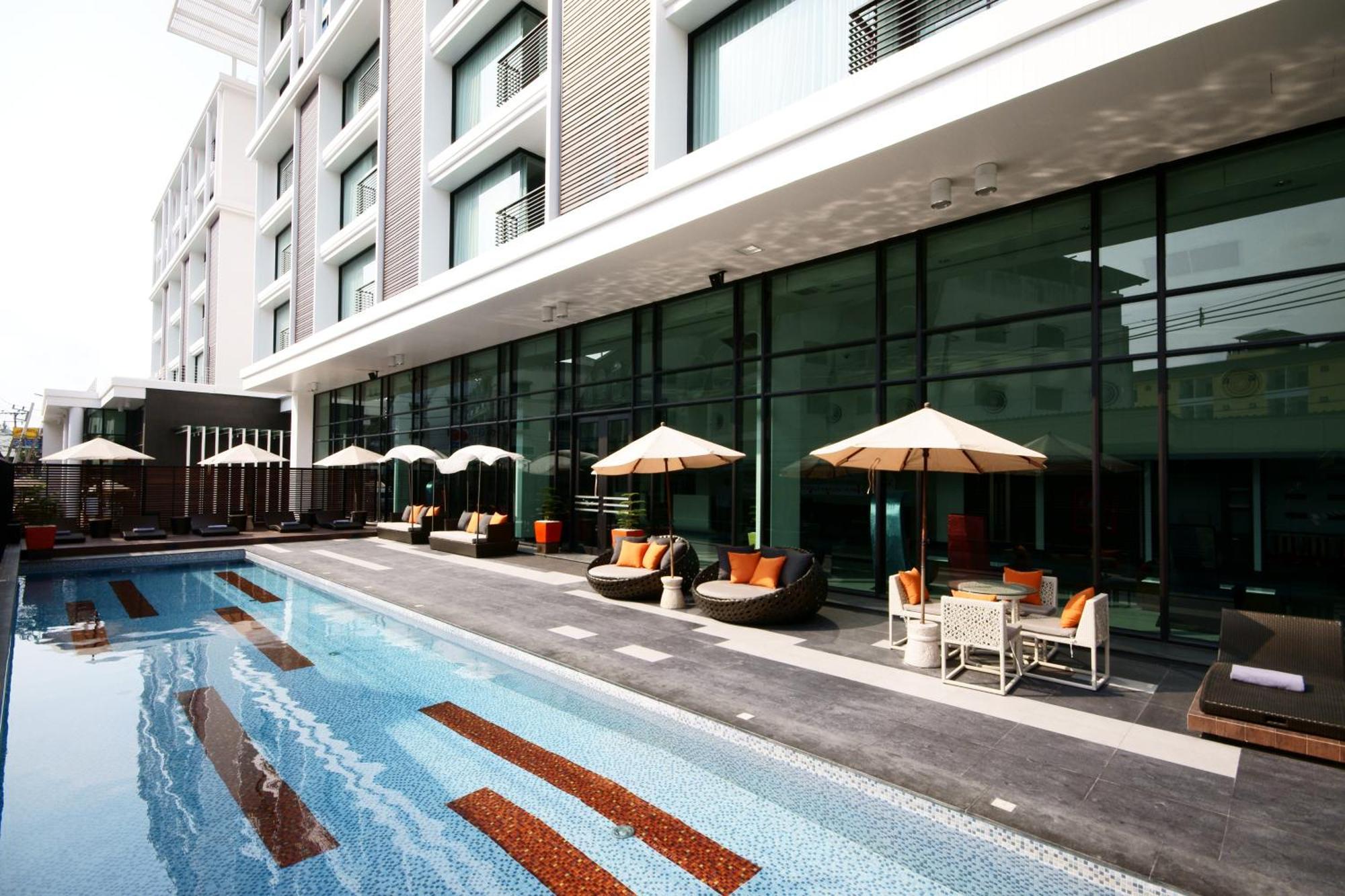 Tsix5 Hotel Pattaja Kültér fotó