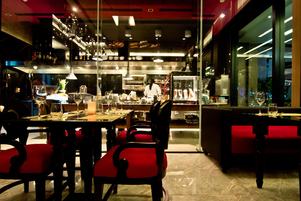 Tsix5 Hotel Pattaja Kültér fotó